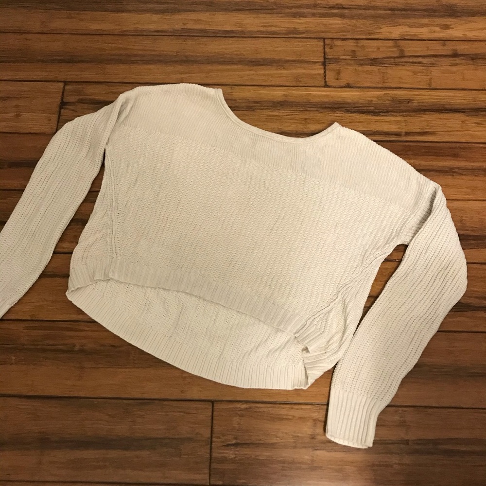 🦋2/$15🦋 Slightly Cropped Cream Sweater